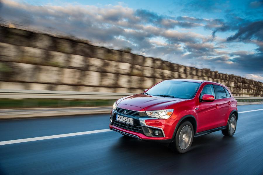  Mitsubishi ASX 2016 года  (фото 38 из 50)